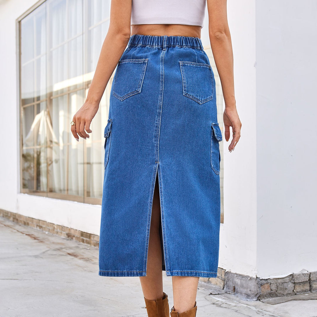 Maxi cargo skirt for women with practical side pockets and a high waist Lune London