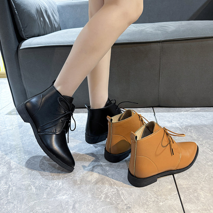 Elegant women's boots with a pointed toe and high-quality leather Lune London