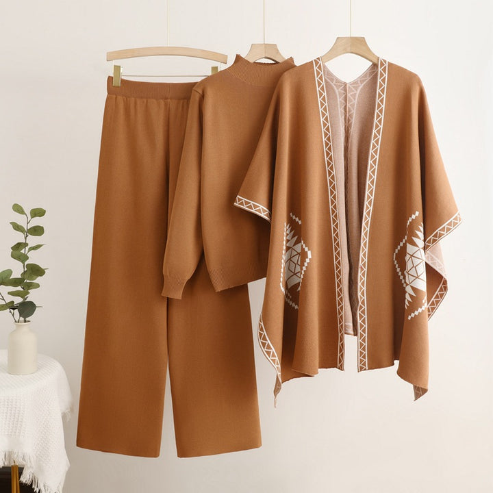 Knitted loungewear set for women with an exceptional poncho style Lune London