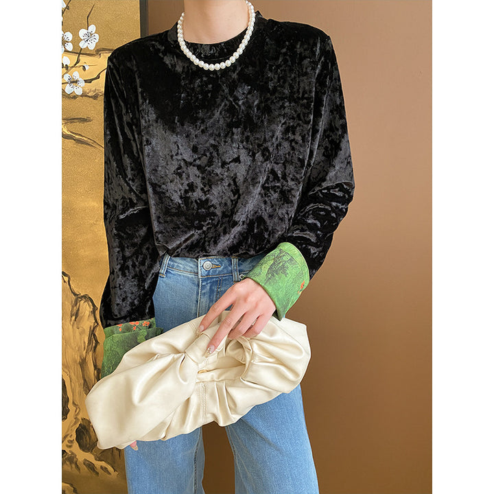 Ladies velvet top with long sleeves and elegant round neckline Chic & Stil