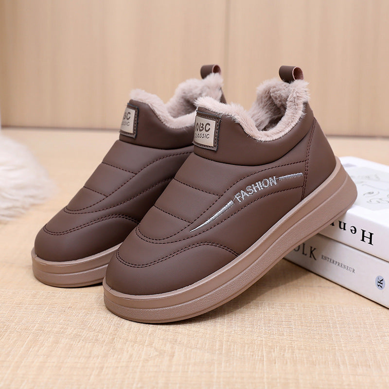 Women's Insulated Sneakers with Non-Slip Sole and Ergonomic Shape Lune London