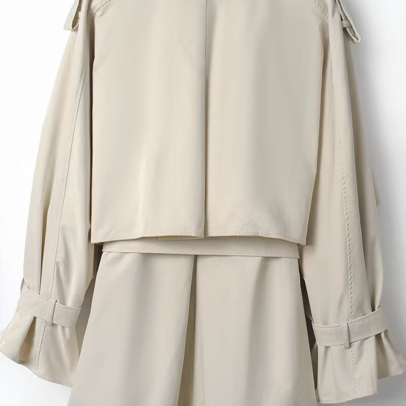 Manteau trench élégant pour femmes avec ceinture et col surdimensionné Chic & Stil