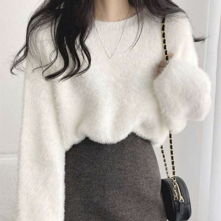 Women's fluffy sweater with oversized fit and fashionable design Lune London