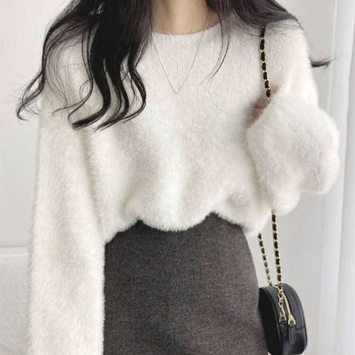 Women's fluffy sweater with oversized fit and fashionable design Lune London