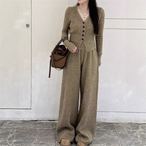Combinaison tricotée pour femmes avec détails en boutons et coupe décontractée Chic & Stil