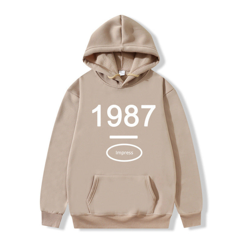 Women's hooded sweatshirt with practical kangaroo pocket design Lune London