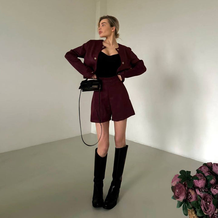 Blazer for women with an elegant cut and practical snap button details Lune London