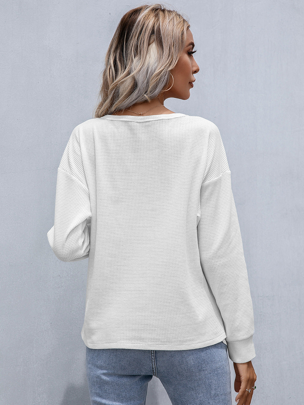 Casual long sleeve T-shirt for women with button placket and chest pocket Lune London