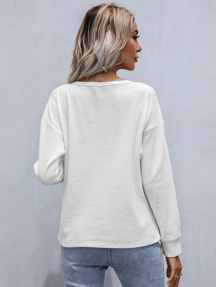 Casual long sleeve T-shirt for women with button placket and chest pocket Lune London