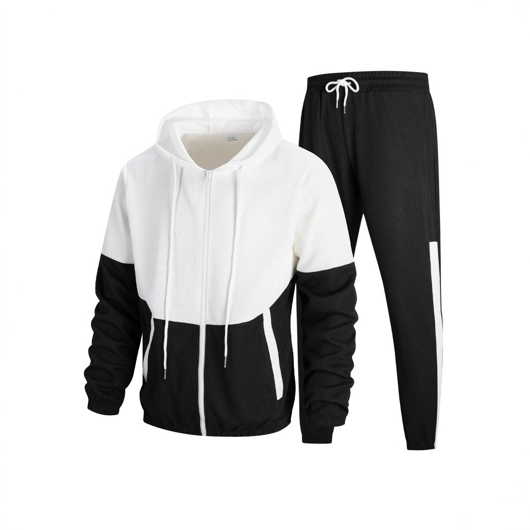 Men's sports set with contrasting fabric textures and practical pockets Lune London