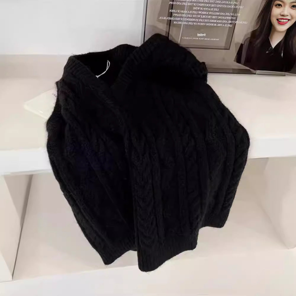Ladies chunky knit cardigan with V-neck and twisted pattern Lune London