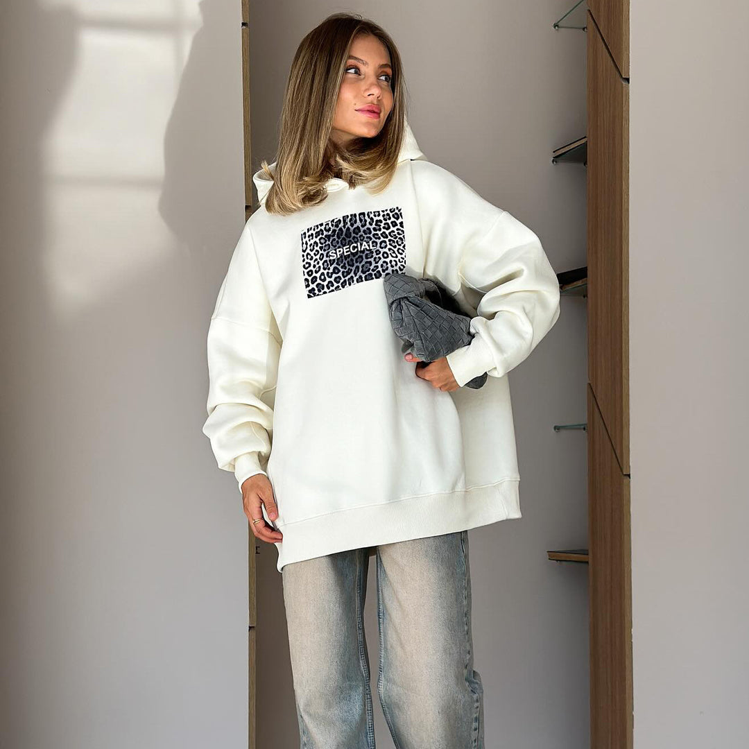 Casual hoodie for women with a creative leopard pattern and a comfortable fit Lune London