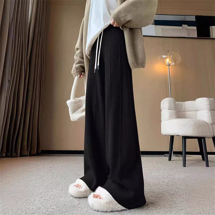 Warm palazzo pants for women with elastic waistband and side pockets Lune London
