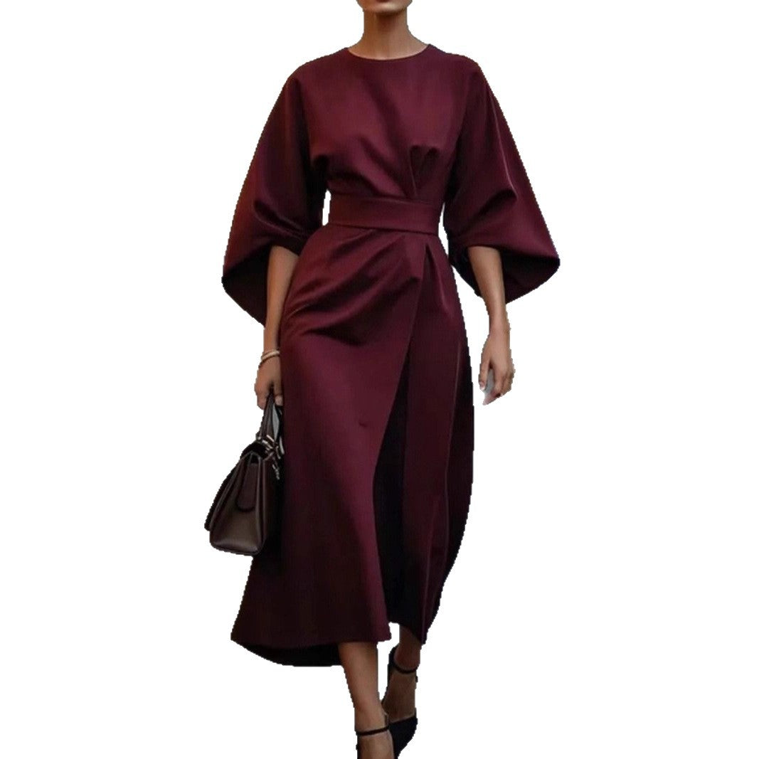 Ladies Elegant Maxi Dress with Flowing Sleeves and Chic Fitted Cut