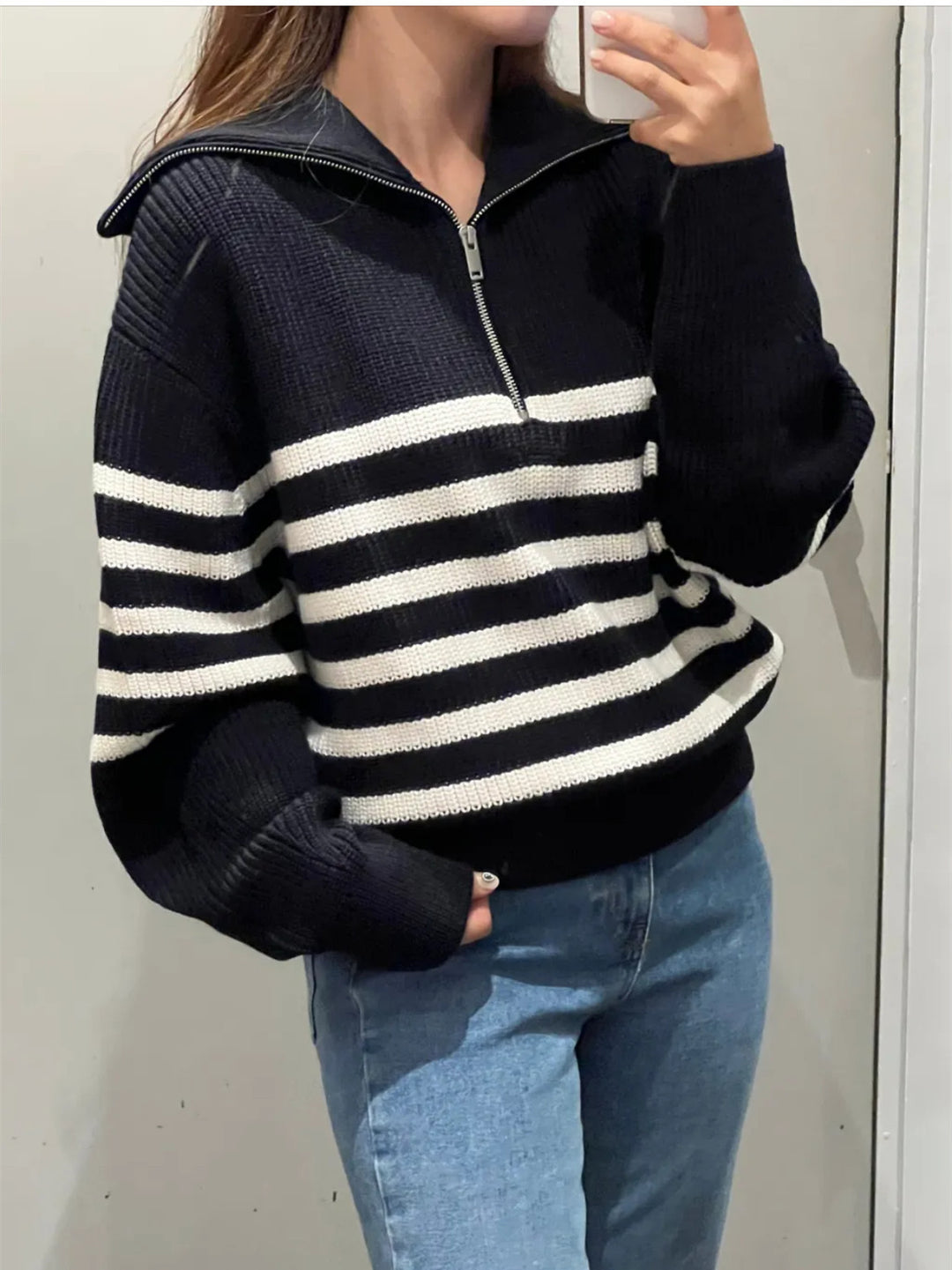 Lune London women's knitted sweater in marine style