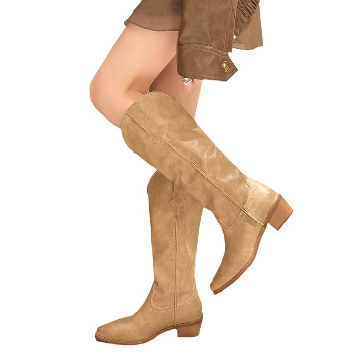Elegant cowboy boots for ladies with a fashionable cut and a sturdy block heel Lune London