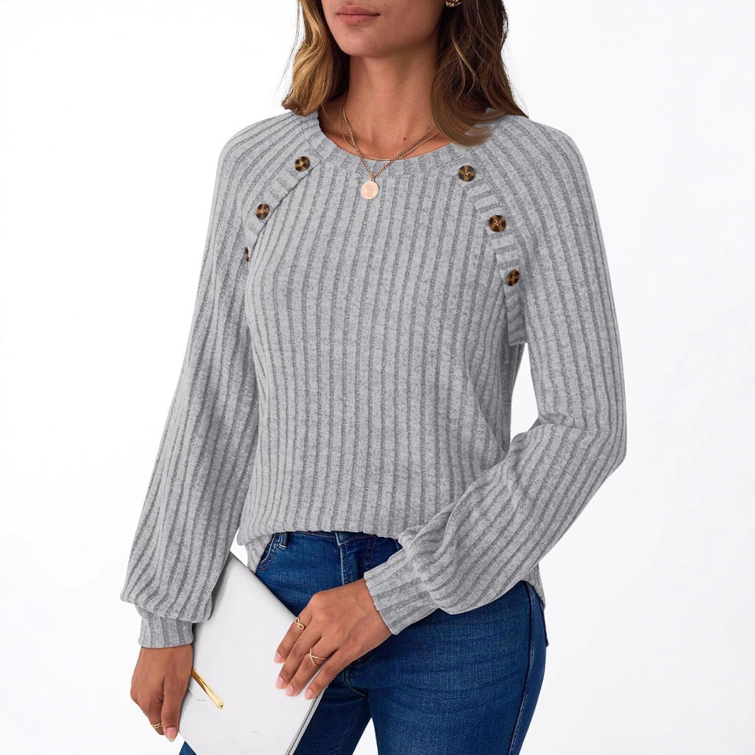 Knitted pullover for women with decorative buttons and a modern ribbed pattern Lune London