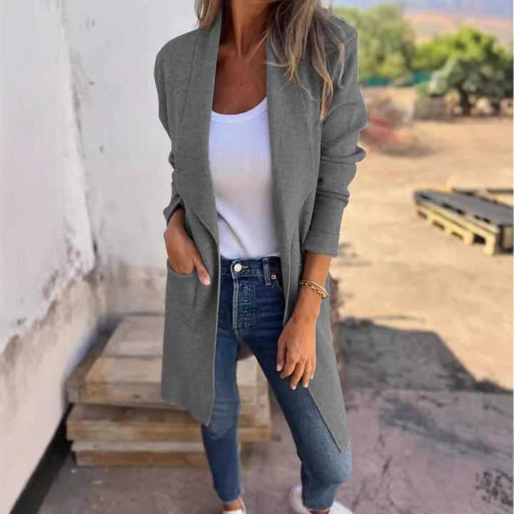 Elegant transitional jacket for women with a practical notched collar and large pockets Lune London