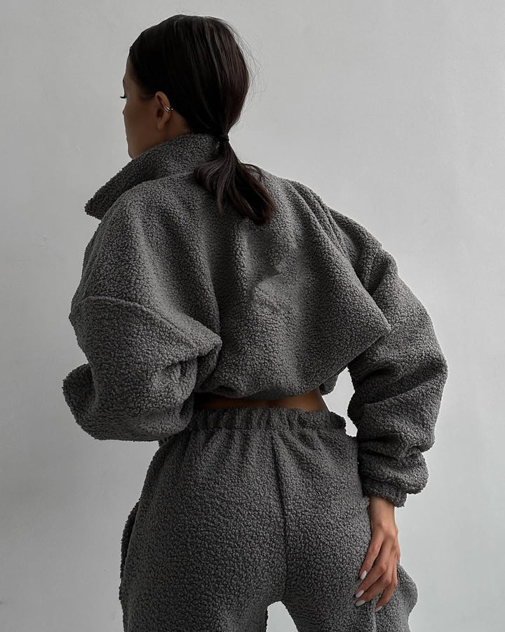 Comfortable fleece jogging set for women with hood and elastic waist Lune London
