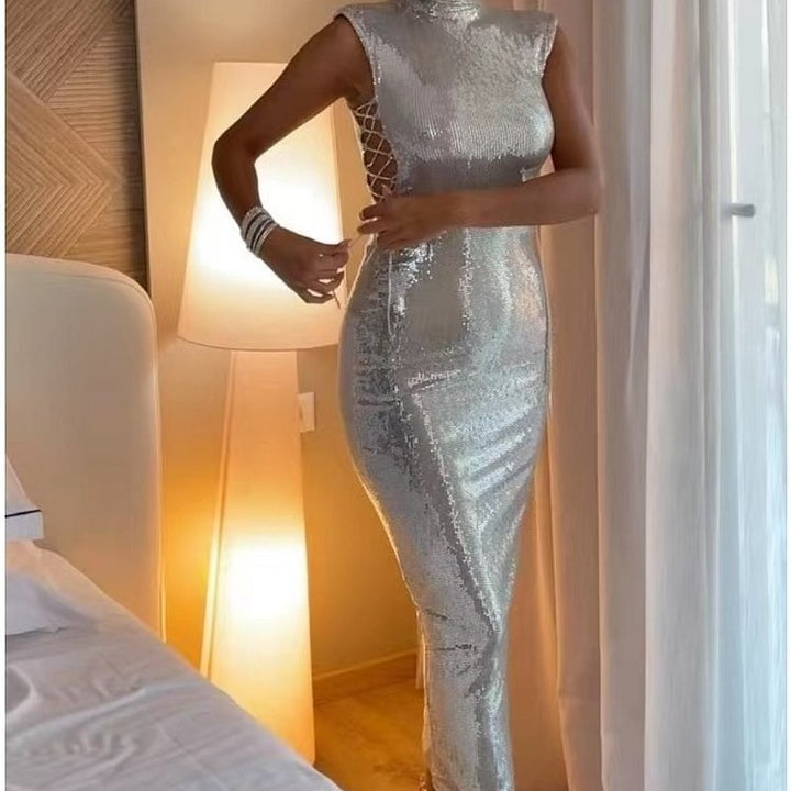 Women's Glamorous Evening Dress with Sparkling Sequin Pattern and Figure-Hugging Cut