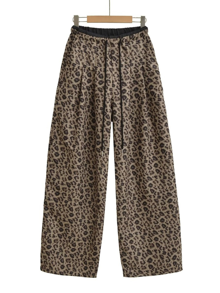 Trendy leopard wide-leg pants for women with elastic waistband and tie belt Lune London
