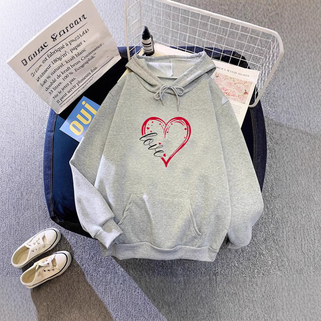 Women's hoodie with romantic heart design and high-quality fleece Chic & Stil
