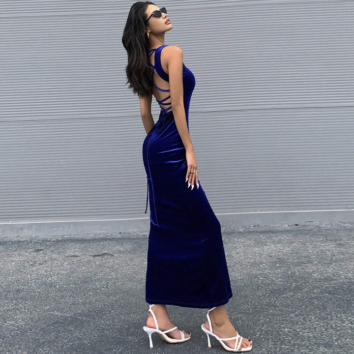 Elegant maxi dress for women in luxurious velvet with a chic square neckline Chic & Stil