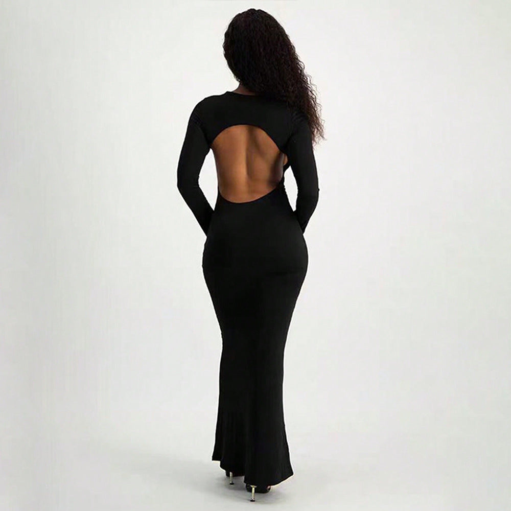 Elegant long sleeve maxi dress for women with bodycon silhouette and keyhole neckline Chic & Stil