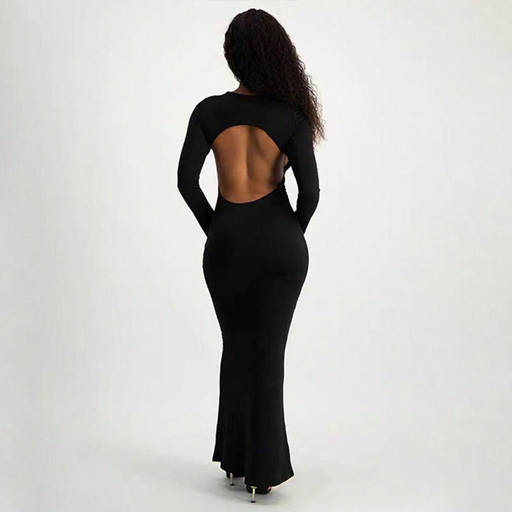 Elegant long sleeve maxi dress for women with bodycon silhouette and keyhole neckline Chic & Stil
