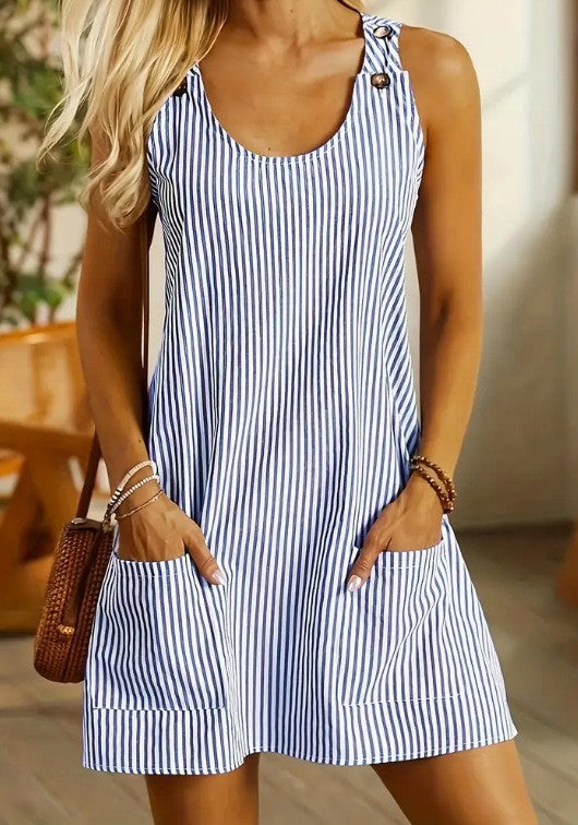 Striped casual dress for women with a loose fit, practical pockets, and decorative buttons Lune London