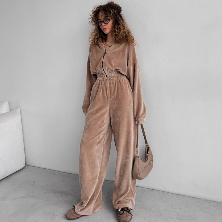 Velvet jogger set for women with high collar and zipper Lune London