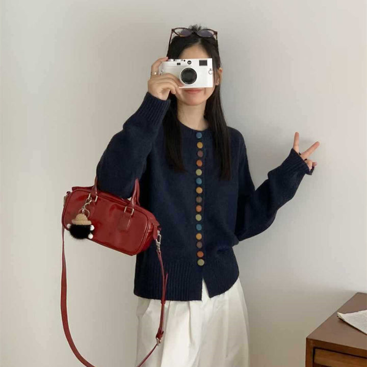 Cardigan femme avec des détails de boutons colorés et un matériau en feutre doux Chic & Stil