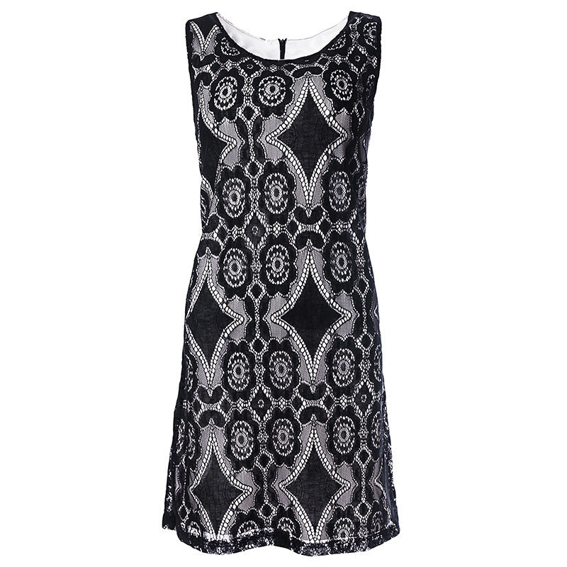 Lace dress for women with floral patterns and keyhole neckline Lune London