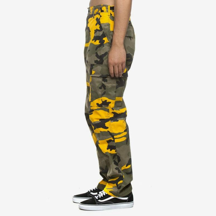 Men's cargo pants with functional pockets and modern camouflage design Lune London