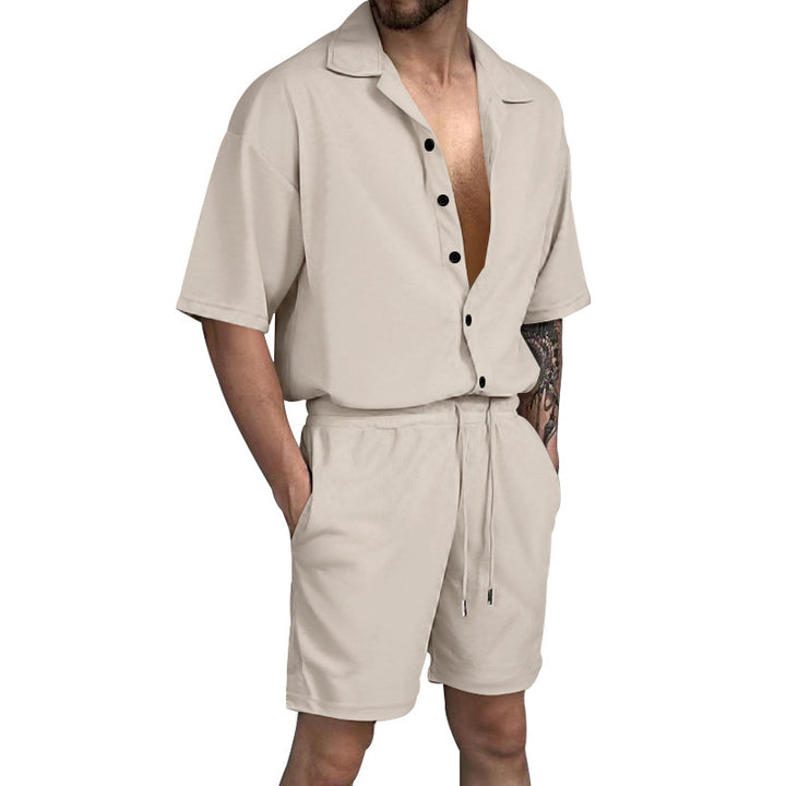 Casual short sleeve shirt and shorts set for men with elastic waist and practical pockets Lune London