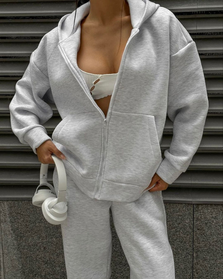 Women's sports set consisting of a hoodie and jogger pants Lune London