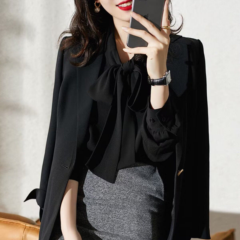 Ladies Elegant bow blouse Lune London