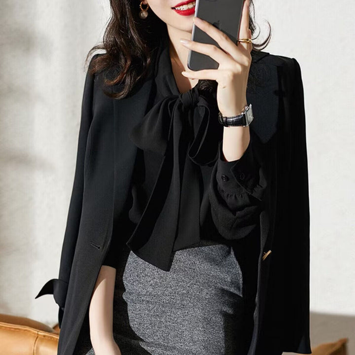 Ladies Elegant bow blouse Lune London