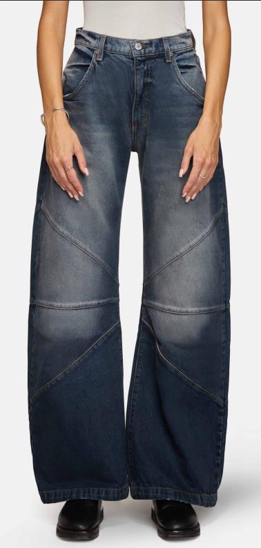 Women's wide jeans with unique seam design in trendy style Lune London