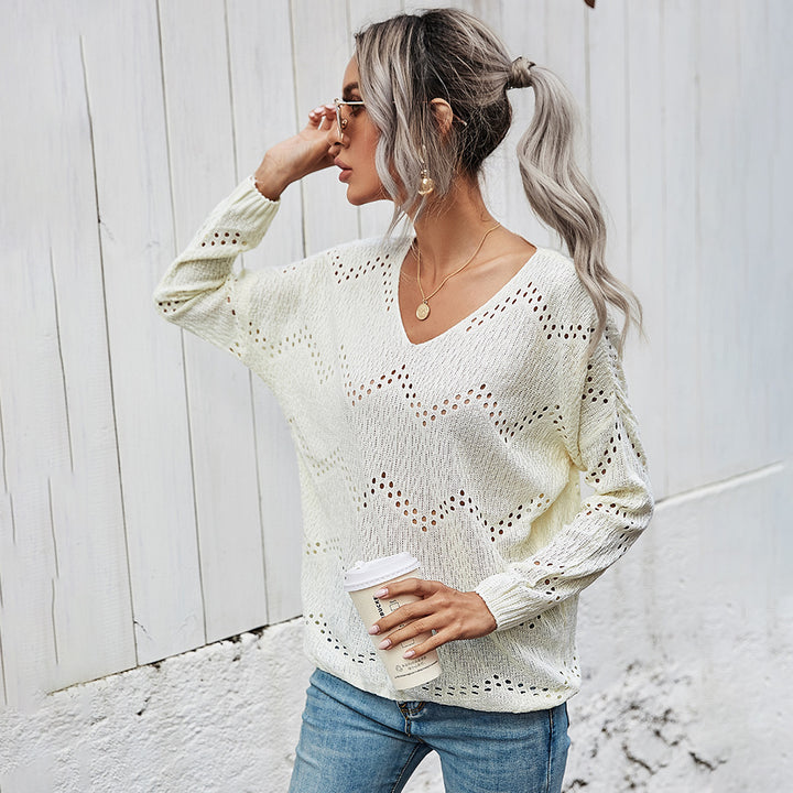 Women casual knit V-neck sweater with airy structure Lune London
