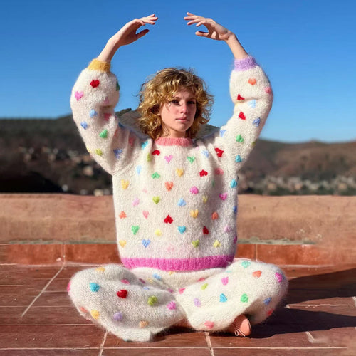 Women's sweater with colorful heart-shaped appliqués and soft material Lune London