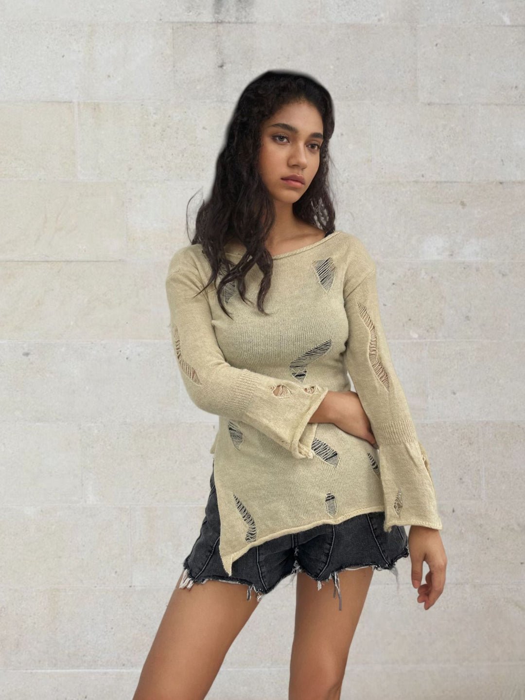 Pull en tricot pour femmes avec un look décontracté et déchiré et une coupe large Lune London