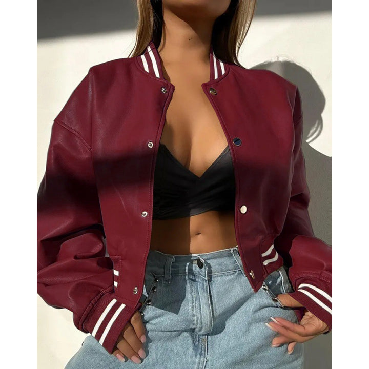 Veste en simili cuir sportive pour femmes dans le style classique Varsity avec rayures Chic & Stil