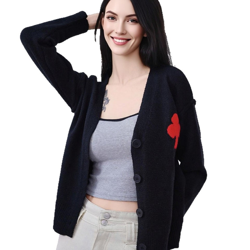 Cardigan pour femmes avec broderie en forme de cœur et matériau doux Chic & Stil