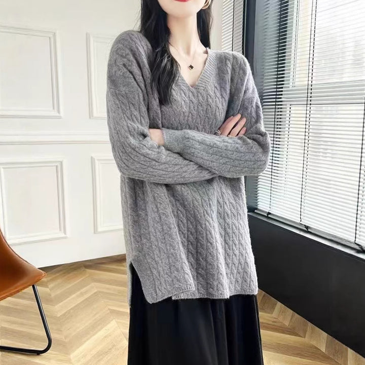 Women chunky knit sweater with V-neck and relaxed fit Lune London