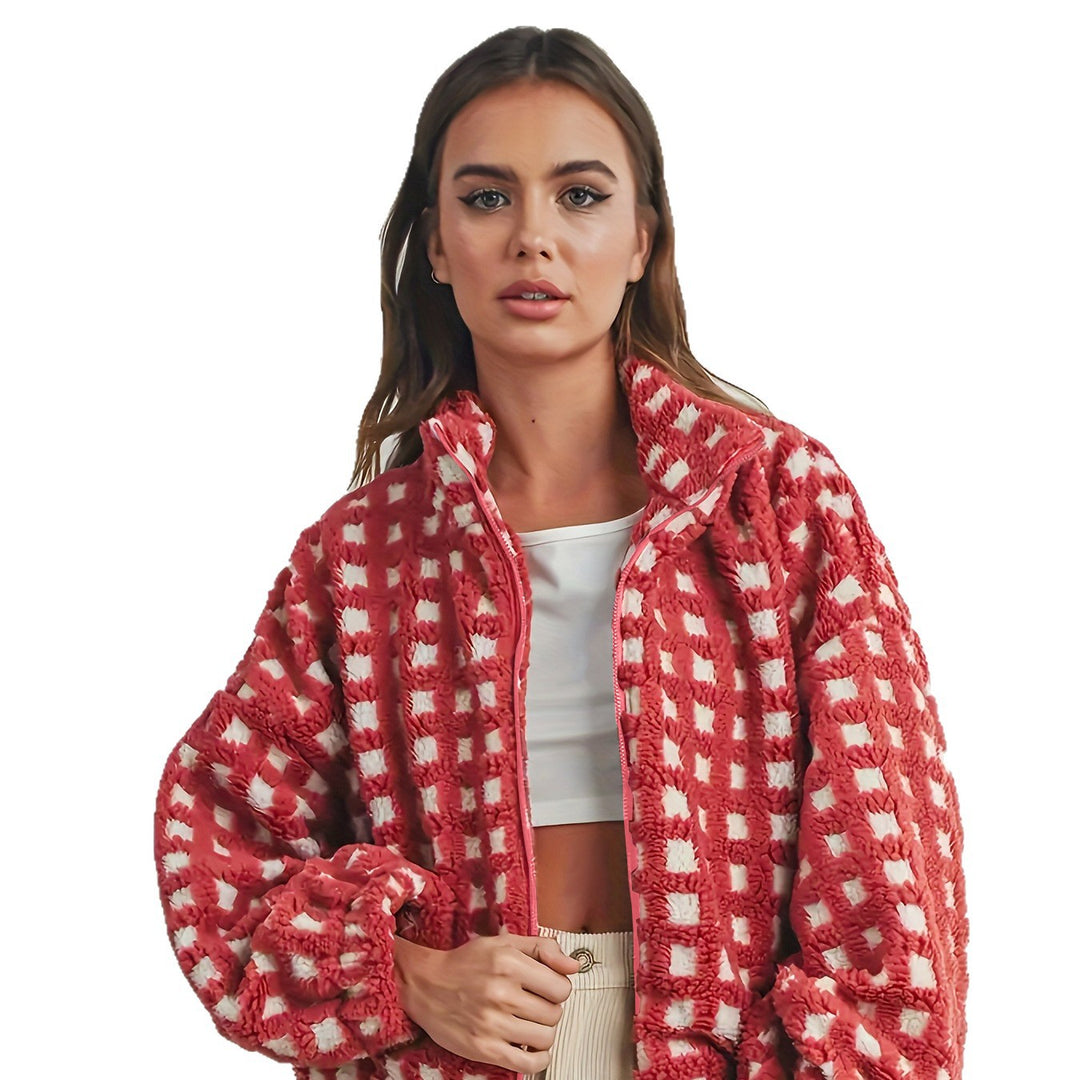 Oversized and cozy fleece jacket for women with plaid pattern and high collar Chic und Stil