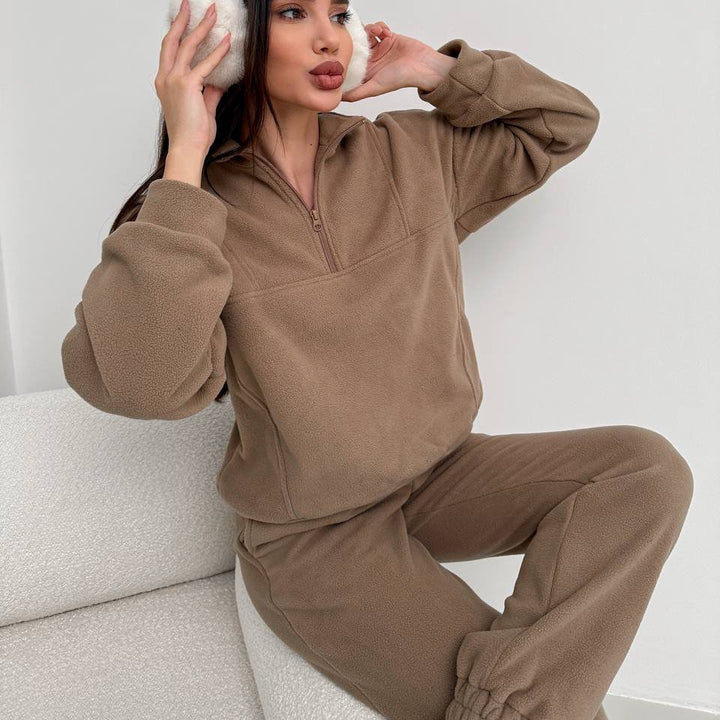Ladies Comfortable Fleece Lounge Set with Elastic Waist and Zipper Lune London