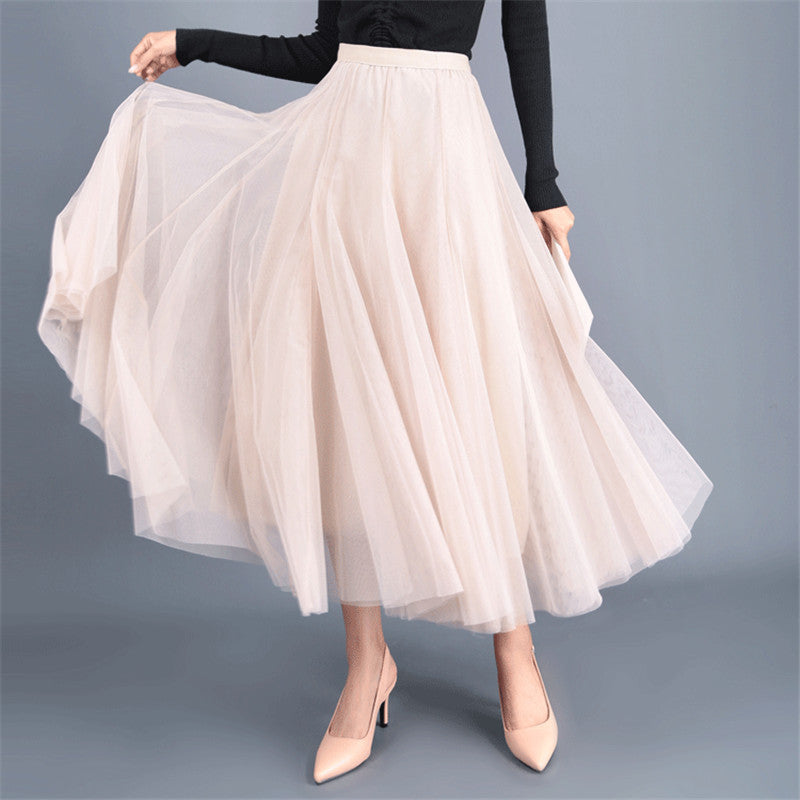 Elegant tulle skirt for women with voluminous cut and elastic waist Lune London