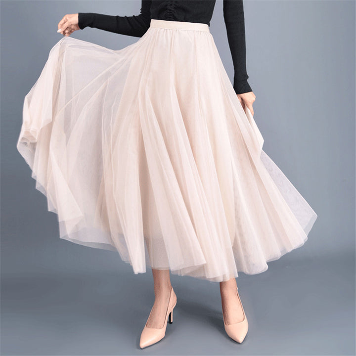 Elegant tulle skirt for women with voluminous cut and elastic waist Lune London