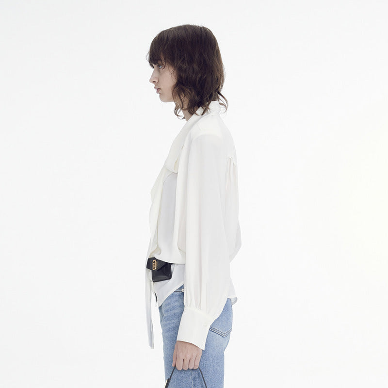 Blouse élégante pour femmes avec lien et détails modernes Chic & Stil